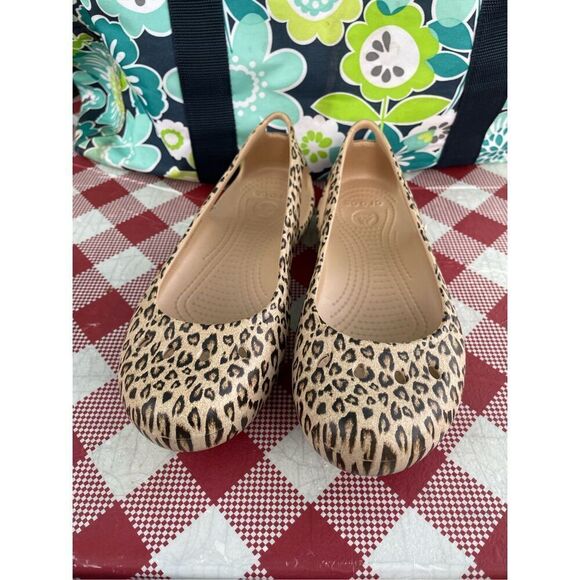 CROCS LAURA GRAPHIC FLAT ballet cheetah print - Picture 3 of 9